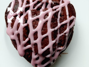 Schoko-Himbeer-Herz, zum Verlieben. © Cafe Böhnchen